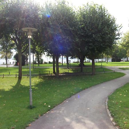 Aeltere Fewo Am Uferpark FDH Kültér fotó